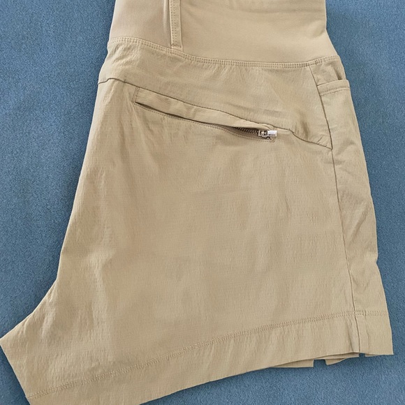 Athleta Trekkie North Short -woman’s Size12 - Picture 4 of 13